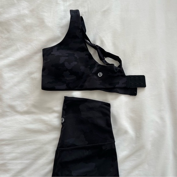 Lululemon In Alignment Straight-Strap Bra - Picture 4 of 4